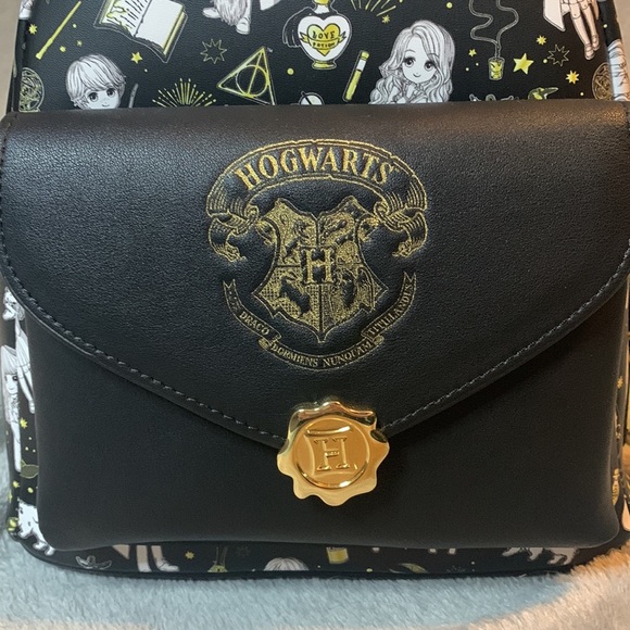 NWT Loungefly Harry Potter Magical Elements Mini Backpack - Picture 2 of 5